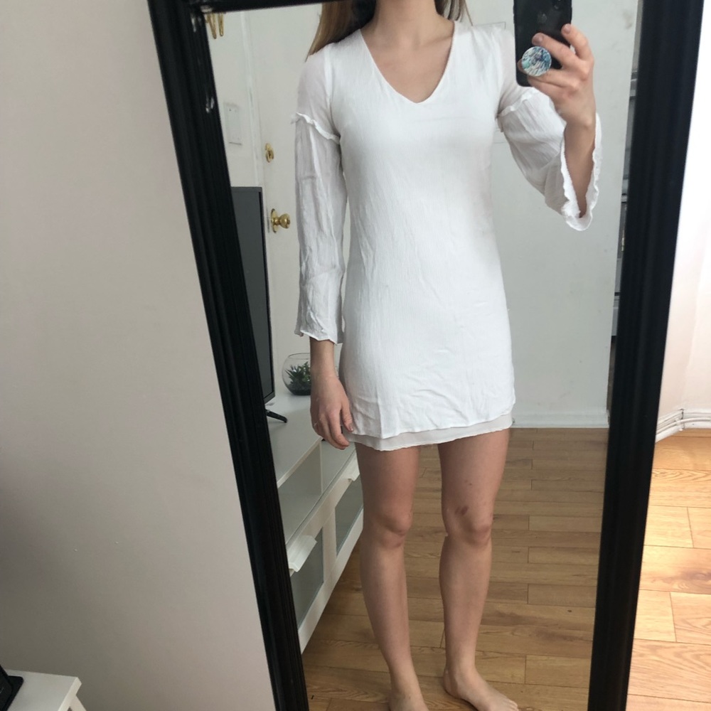 XS white long-sleeve dress